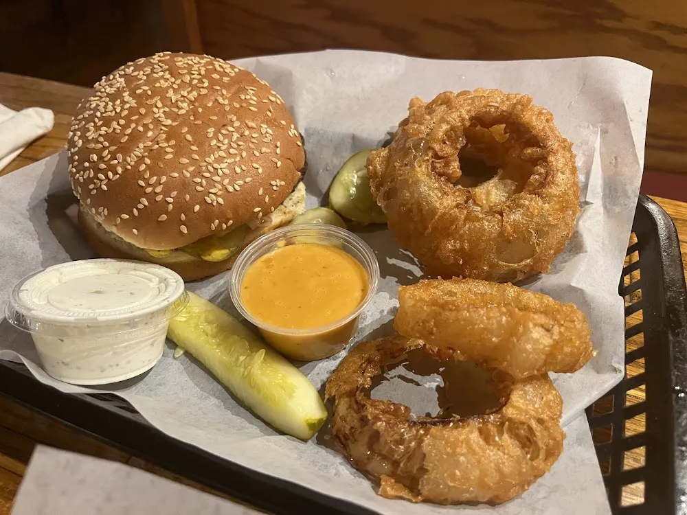 Cheeseburger with Onion Rings