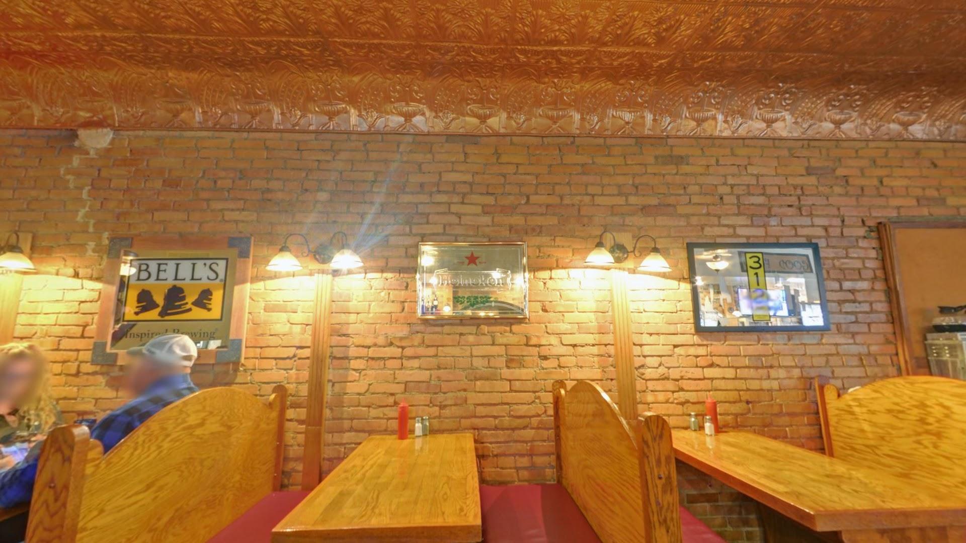 Easy Street Inn Food & Spirits